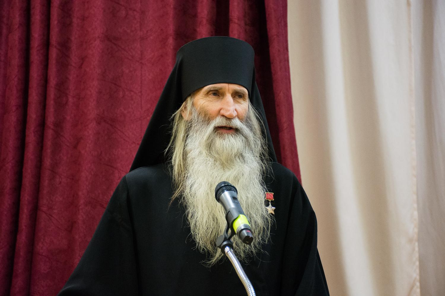 Отец киприан поет. Киприан Шахбазян. Монах Киприан Бурков герой советского Союза. Отец Киприан Бурков.